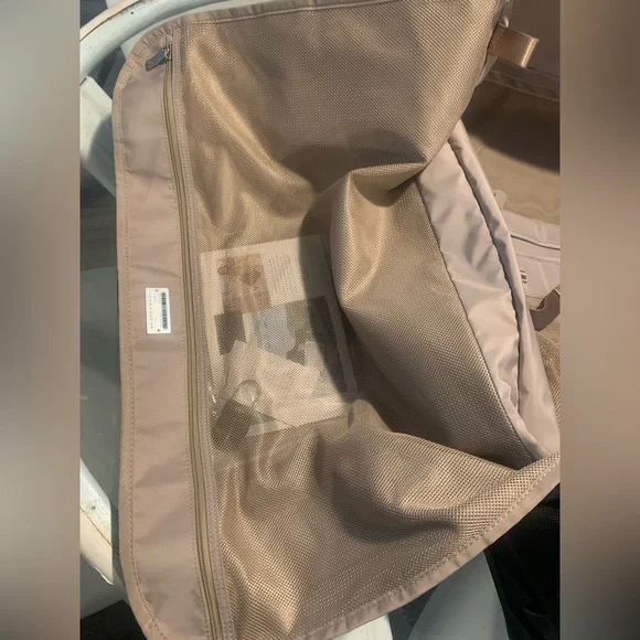 Briggs & Riley Large Travel Duffel Bag - Picture 11 of 16